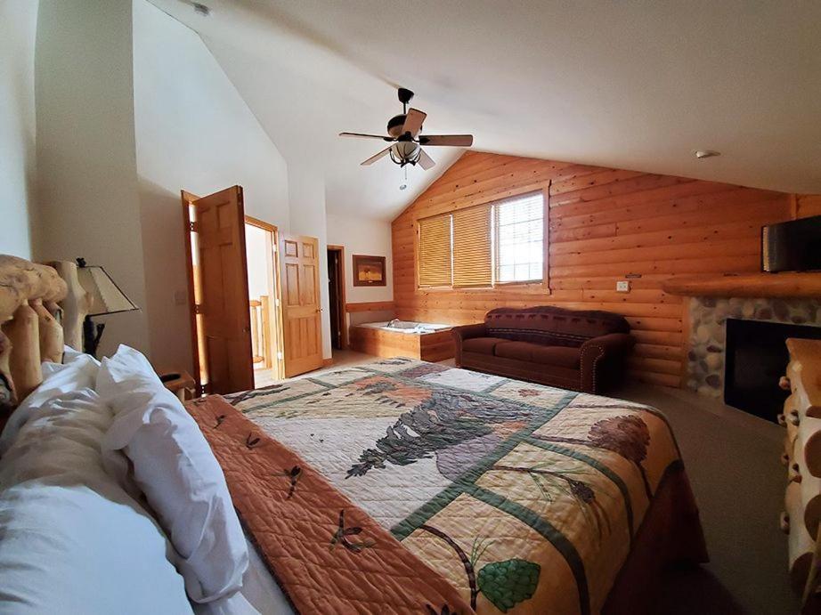 Grand Bear Resort At Starved Rock Utica Luaran gambar