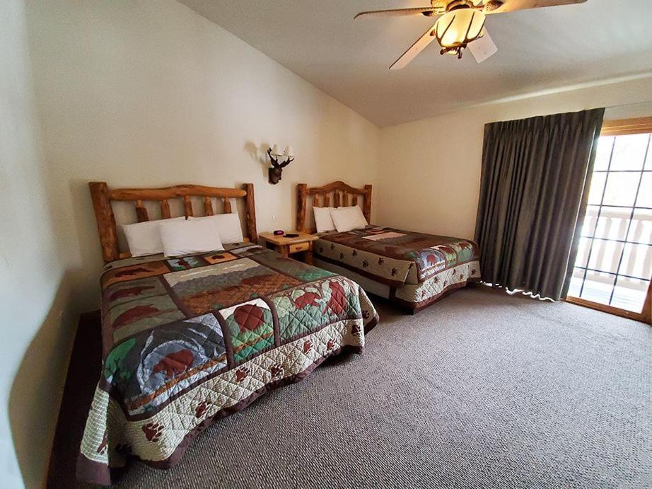 Grand Bear Resort At Starved Rock Utica Luaran gambar