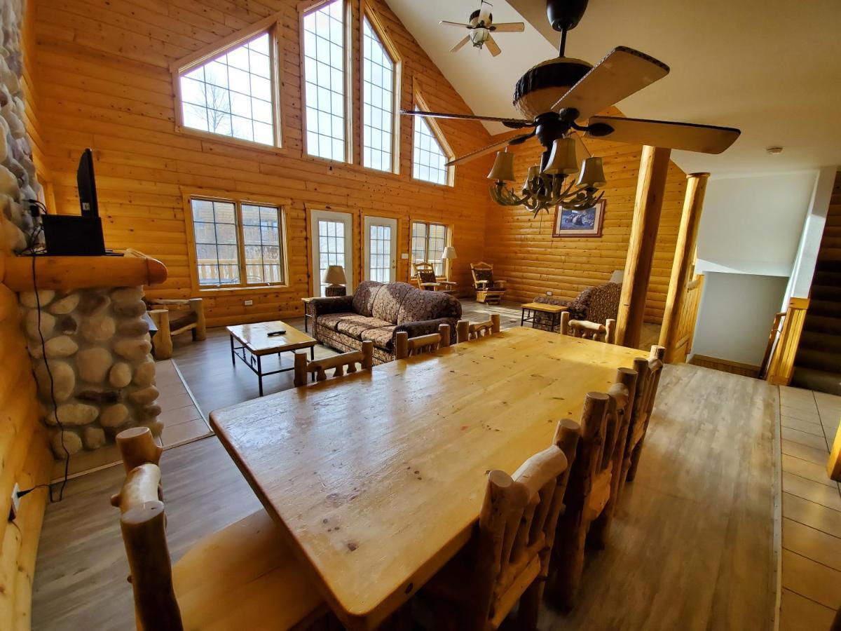 Grand Bear Resort At Starved Rock Utica Luaran gambar